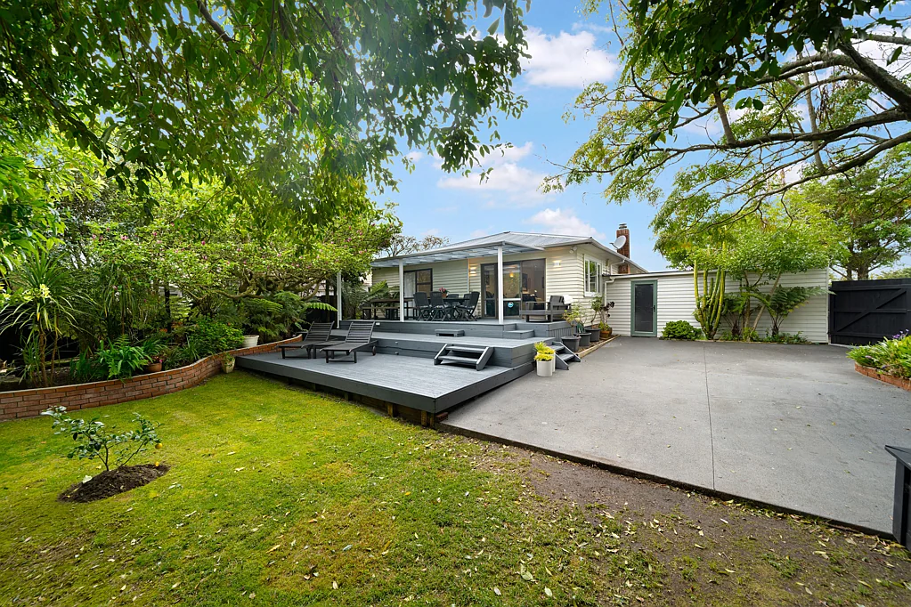 2 Riserra Drive, Ranui, Waitakere City, Auckland