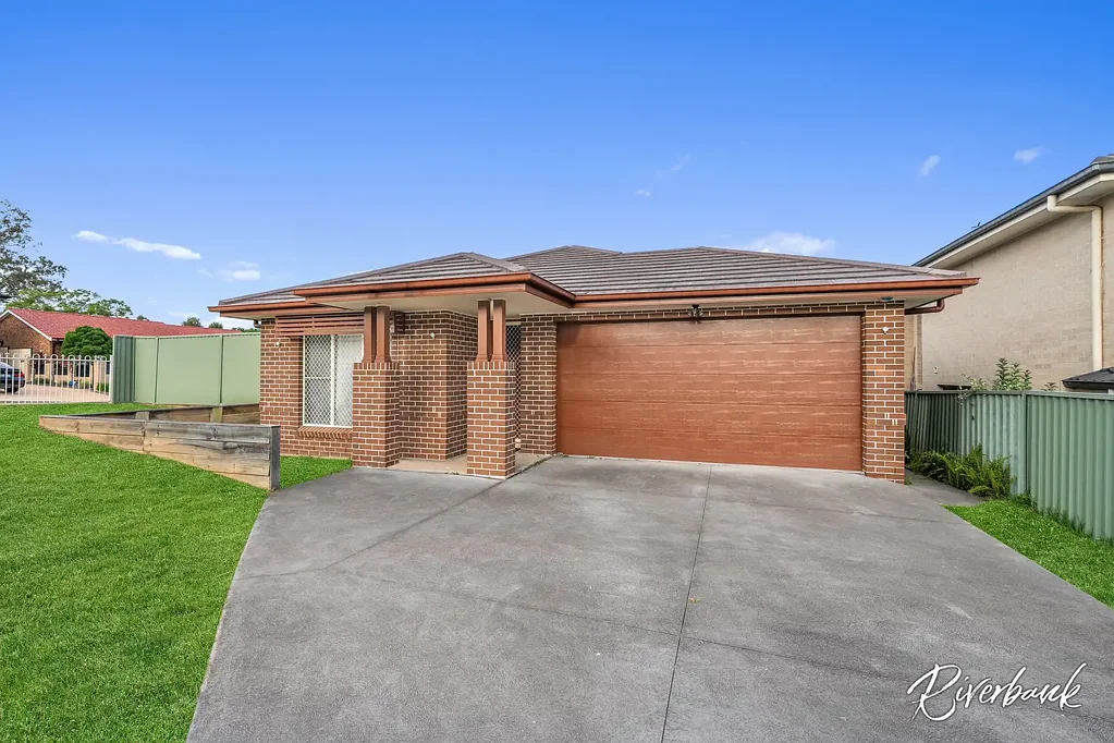 94 Harrow Road, Glenfield, NSW 2167