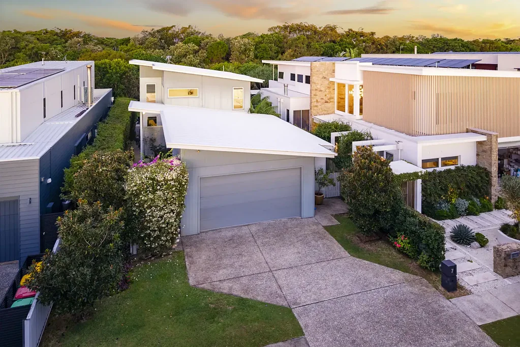 Casuarina 3房  Contemporary Coastal Luxury on Casuarina Beachfront