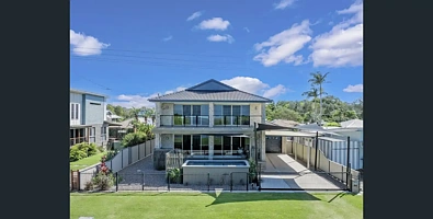 Labas ng Bahay - 49 Esplanade, Godwin Beach, QLD 4511