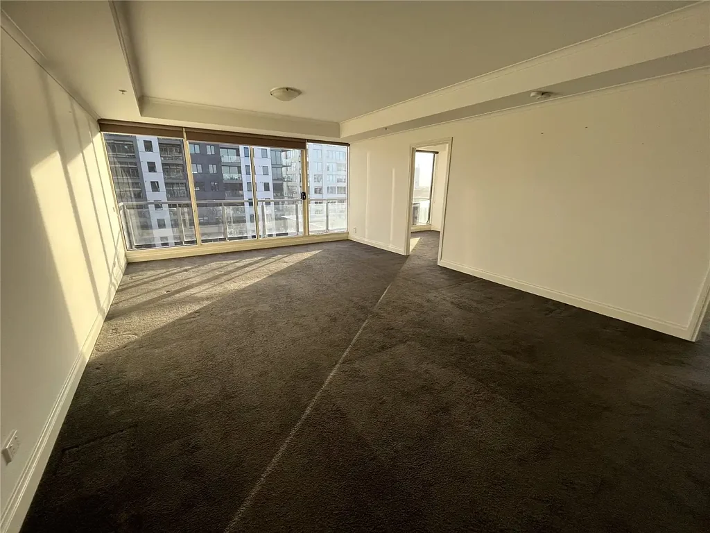 The Boulevarde: Stunning Three Bedroom Apartment - Be The Envy Of Your Friends!