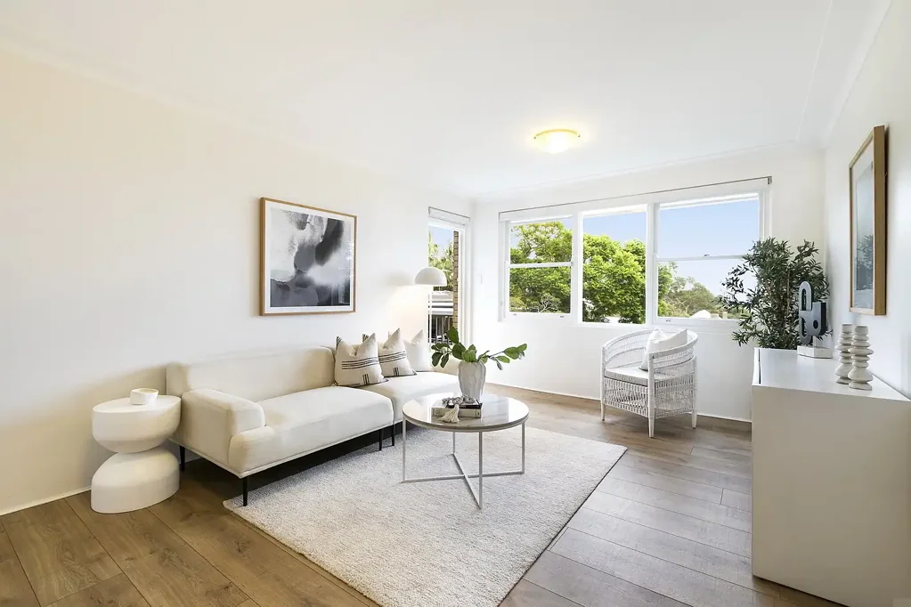 Stunning renovated 2 bedroom Unit