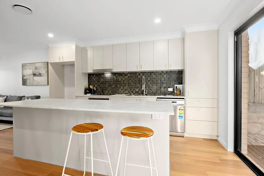 Casey 4બેડરૂમ A Beautiful Transformation with Extensive Renovations and Flexible Living