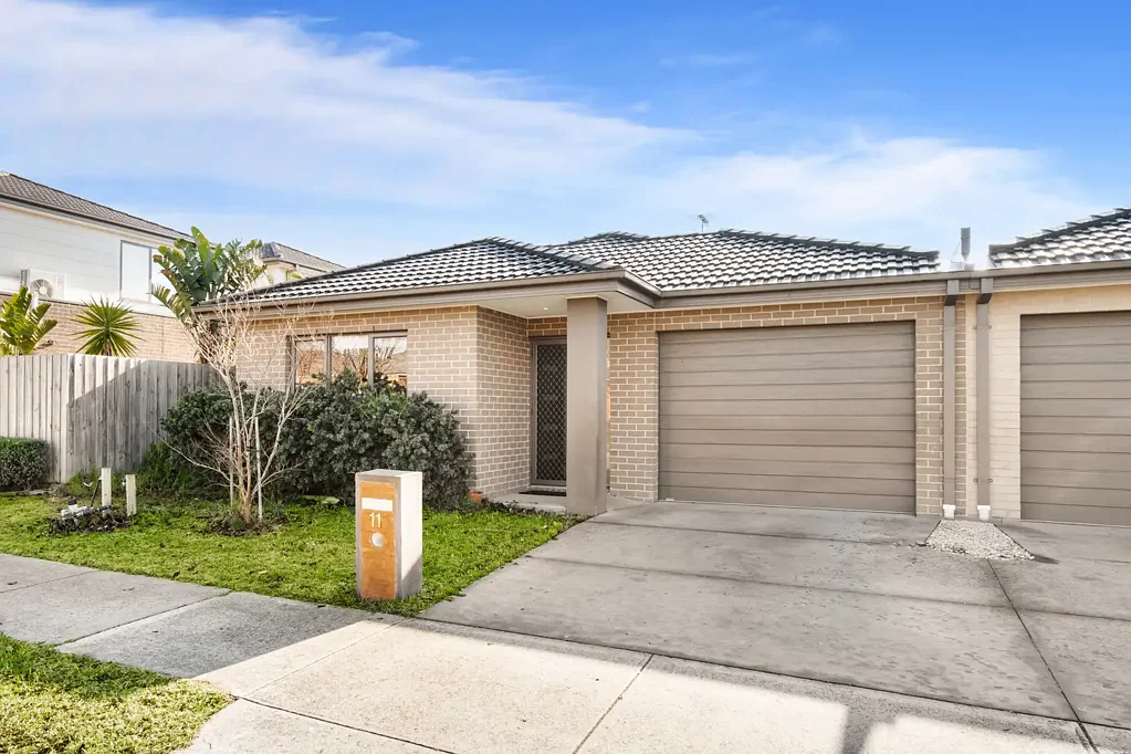 11 Cadillac Street, Cranbourne East, VIC 3977