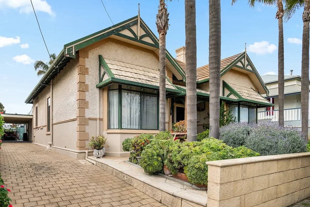 Semaphore 4Habitaciones Old soul, big lifestyle; a Semaphore classic with plenty of story to tell…