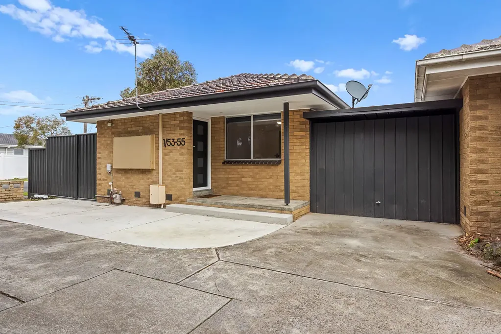 Fully Renovated Unit with an Impressive Outdoor Space