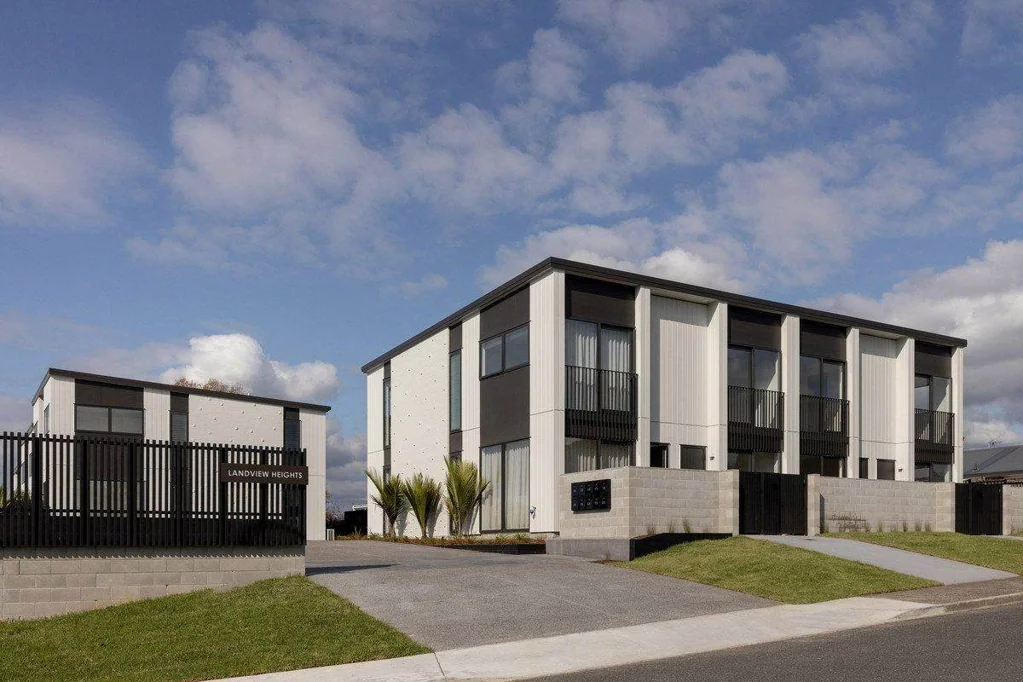 Unit 9 / 26 Landview Road BRAND NEW Town House