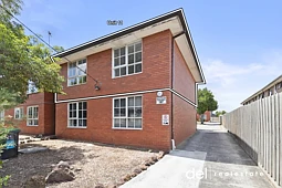 11/12 Stud Road, Dandenong