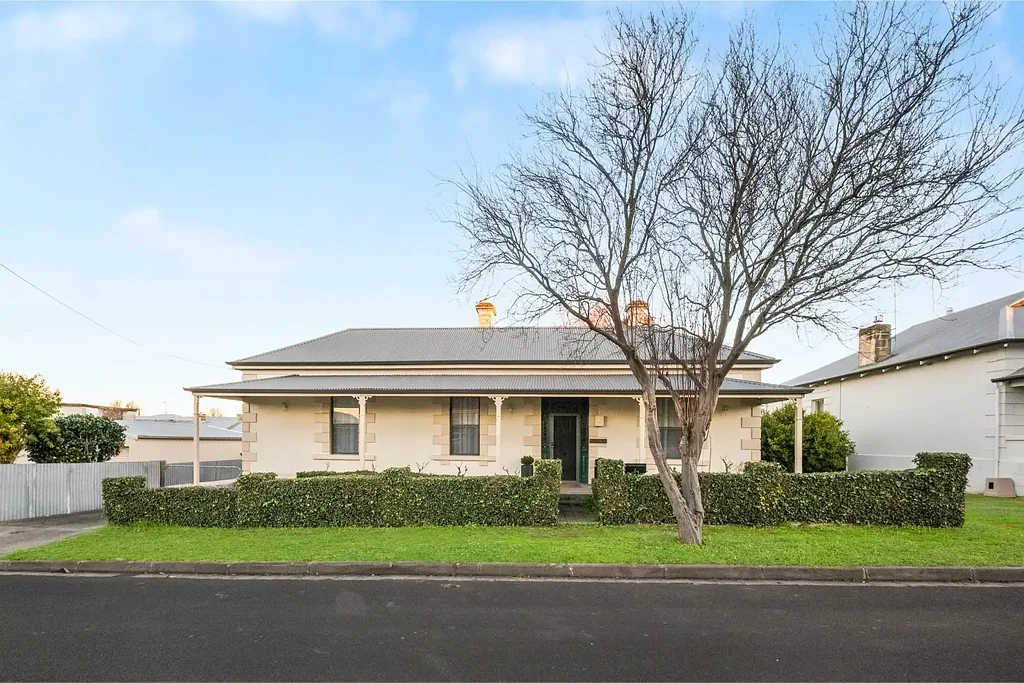 Mount Gambier 4房  Beautifully restored character, unbeatable CBD convenience