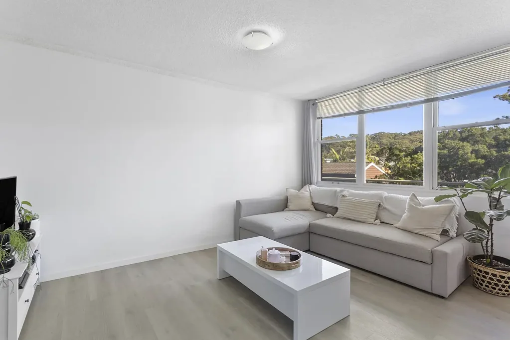 Stylish and modern unit in the heart of Newport