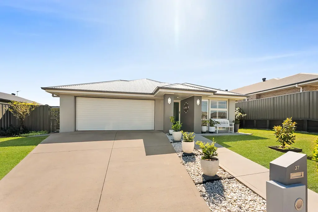 Karuah 4 Bedroom Light, Bright & Easy Living