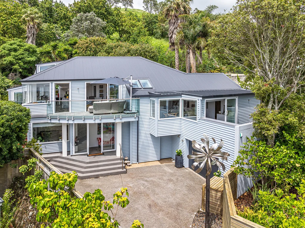 Devonport 5 Bedroom Sun drenched luxury living with spectacular views