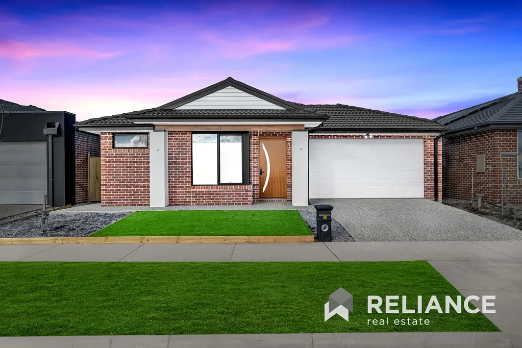 Deanside 4 Bedroom PRESTIGE CUSTOM-BUILT FAMILY HOME | 4 BEDROOMS | 3 BATHROOMS | LUXURY LIVING IN DEANSIDE