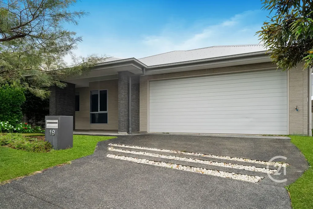 19 Bradfield Street, Ripley, QLD 4306