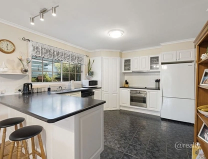 8 Cambridge Street, Lang Lang, VIC 3984, 3 રૂમ, 2 બાથરૂમ, House