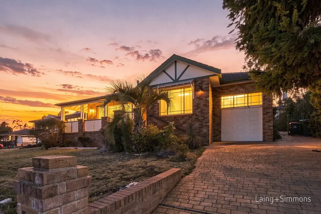 Armidale 4 Bedroom Spacious Family Living on a Generous 992m² Block