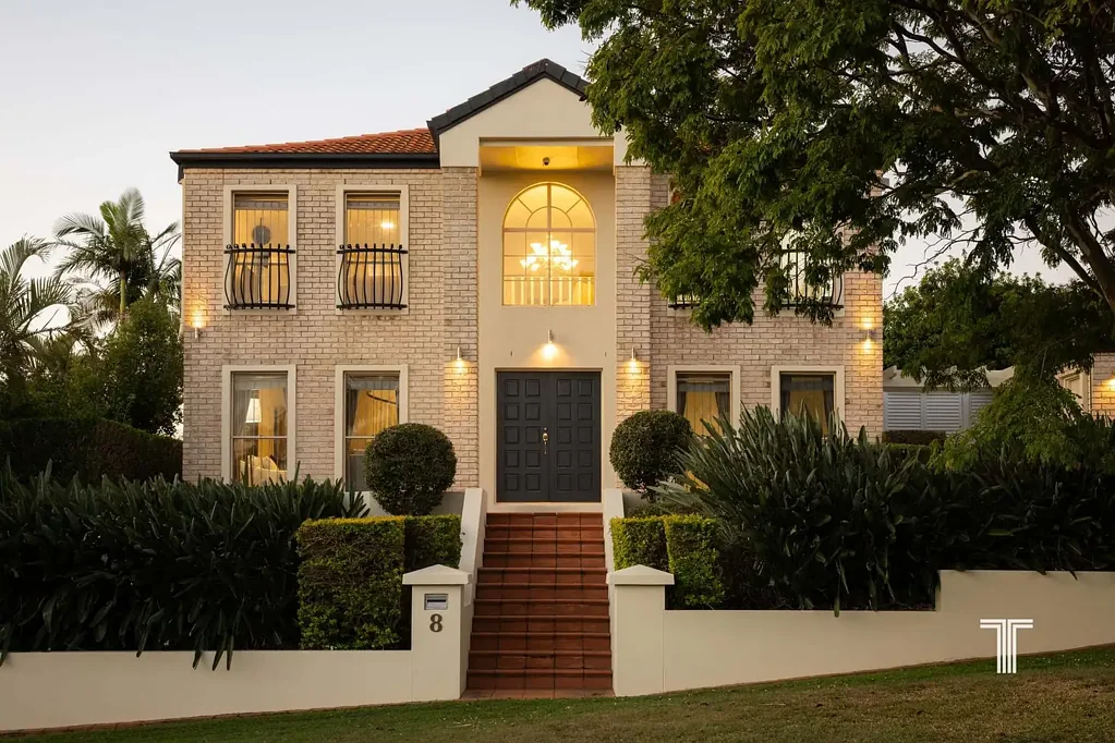 Carindale 5房 Grand Family Living in a Coveted Cul-De-Sac Position Grand Family Living in a Coveted Cul-De-Sac Position
