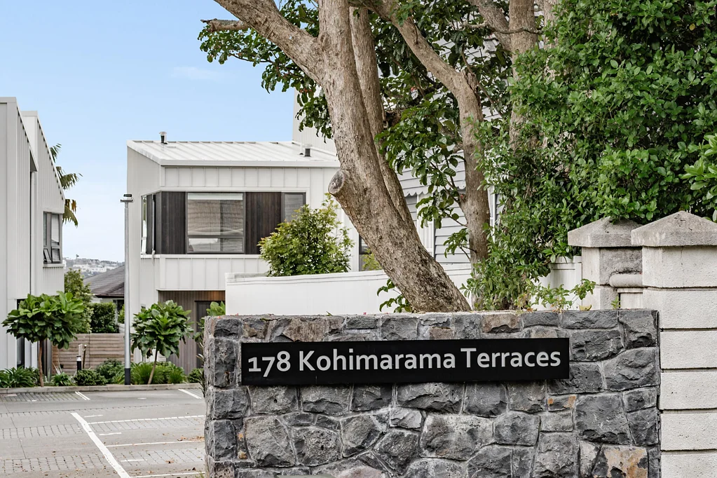 Kohimarama 3chambre FIND: A corner residence at Kohimarama Terraces.