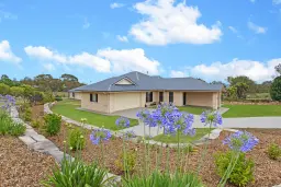 22 Roderick Drive, Cotswold Hills