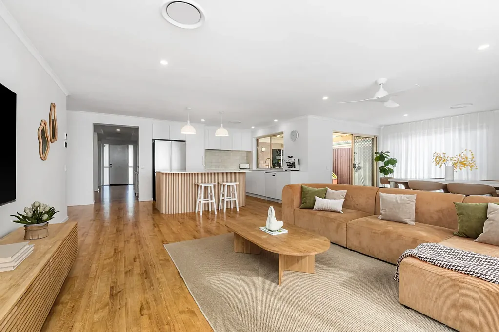 Banora Point 4chambre FULLY RENOVATED & READY TO IMPRESS