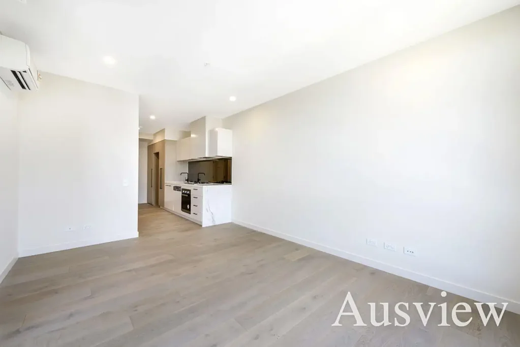 Luxury Near New 1B, Shopping Downstairs, Minutes walk to Monash Uni