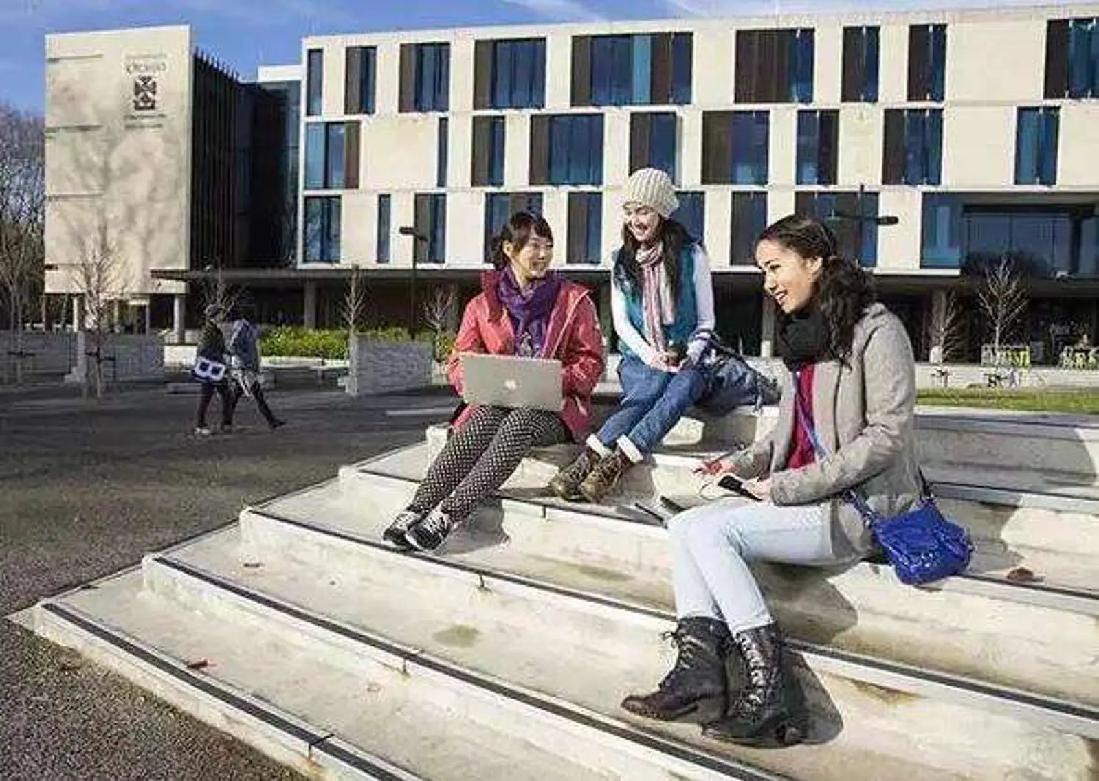 “留学生英语太差，老是需要我们当翻译”，新西兰本地学生不乐意了