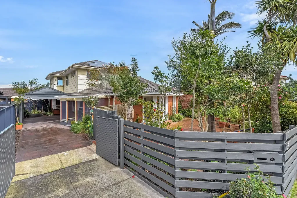 Burwood East 6 Bedroom Space For Every Season of Family Life - Two Homes in One, on apprx. 535sqm