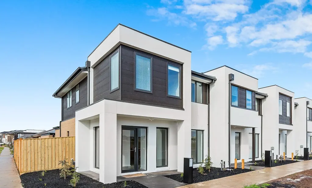 Low Maintenance Townhouse Overlooking Park Lands.