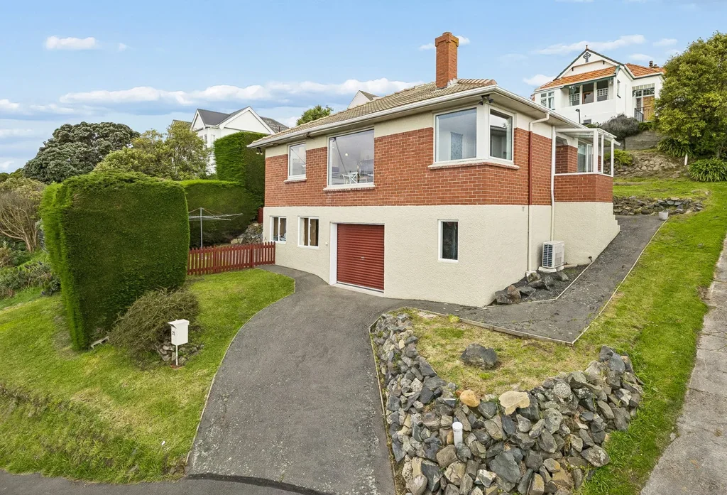 Andersons Bay 3कमरा Sunny, Elevated & Ready to Enjoy