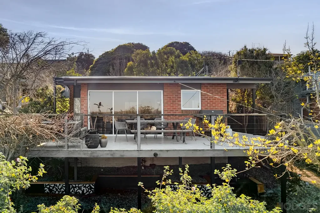 Ocean Grove 2 Bedroom Indoor–Outdoor Living at Its Best