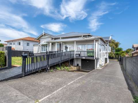Mount Roskill 30房  High Yield Investment - Plenty of Potential