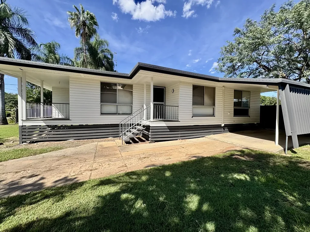 4 BEDROOM FULLY RENOVATED HOME – MOVE-IN READY LUXURY OPPOSITE THE GOLF COURSE
