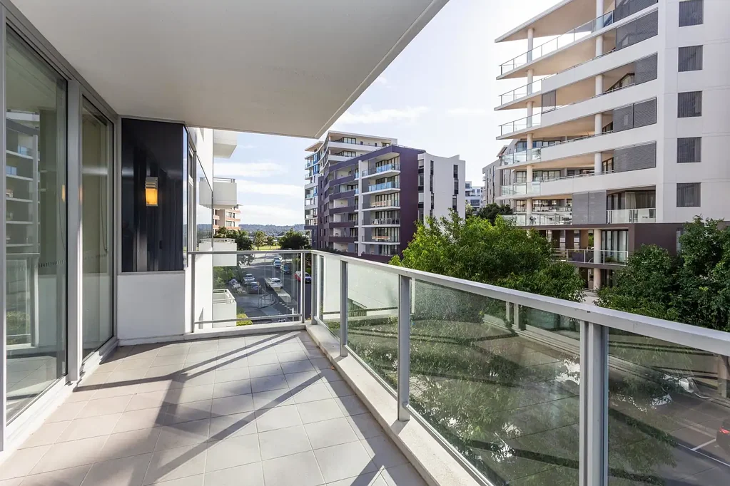 Quality Mirvac 2 Bedroom Apartment in Convenient Location