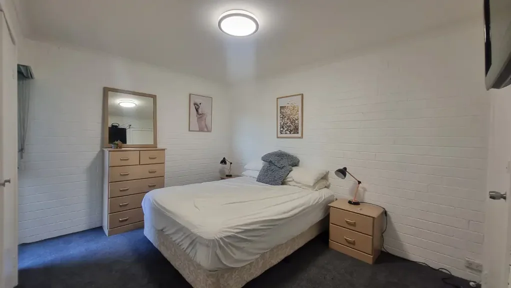 $650/week - 12 month lease - 3 bedroom, 2 bathroom