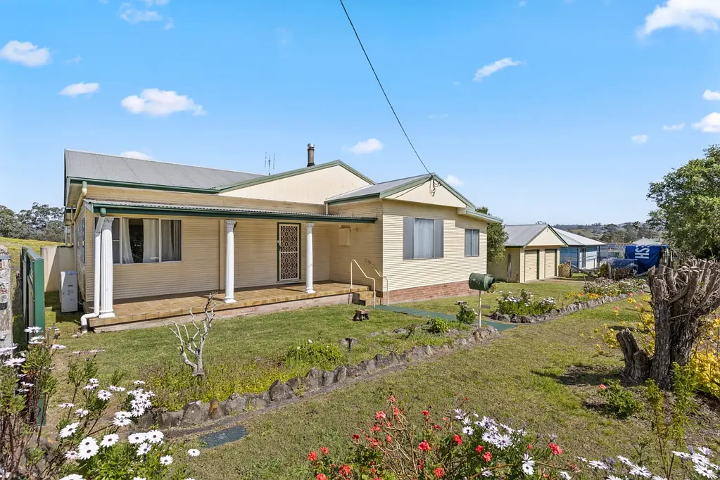 Stroud Road 3Kwarto Neat, Sweet & Ready for Its Next Chapter