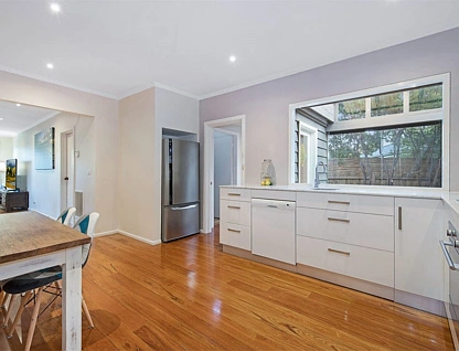 4B Martin Place, Glen Waverley, East Melbourne, 3 ห้องนอน, 3 ห้องน้ำ, House