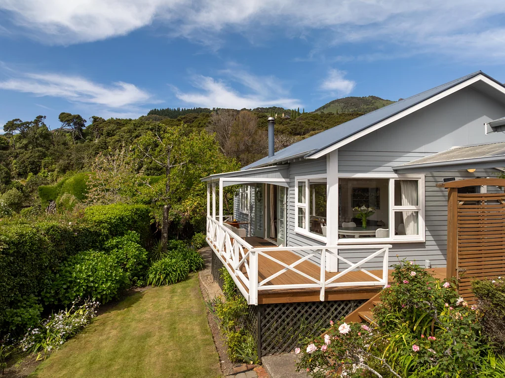 Akaroa 5Kwarto Rare charm in a tightly held Akaroa enclave
