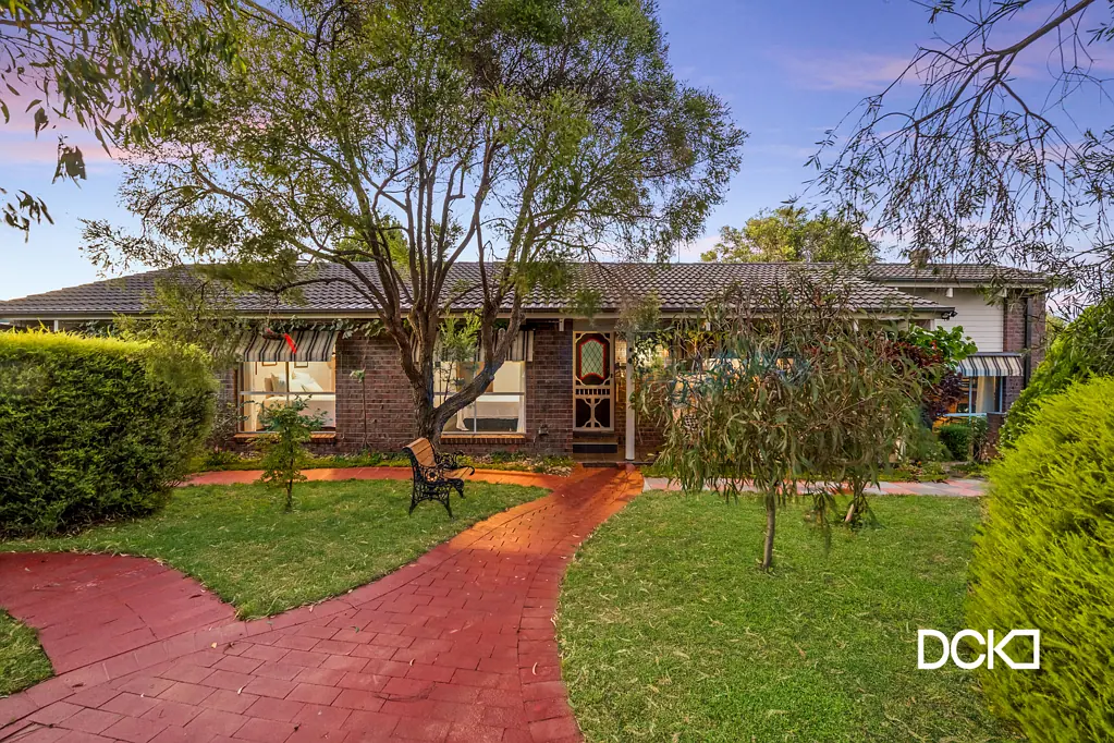 18 Nabilla Crescent, Strathdale, VIC 3550