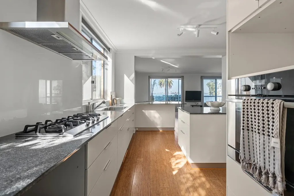 Crawley 4બેડરૂમ LOCATION | WATER VIEWS | LIFESTYLE
