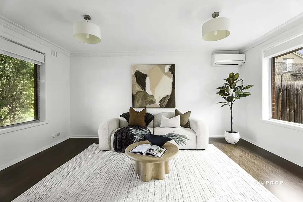 Hadfield 2બેડરૂમ Exclusive Single-Level Luxury in a Valued Location