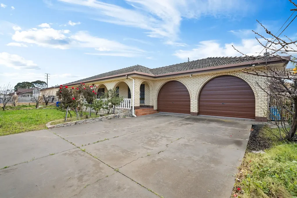 3 Fairway Drive, Seaton, SA 5023