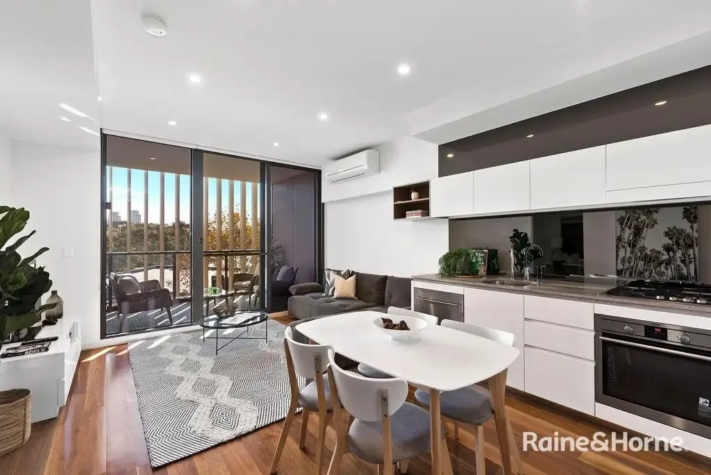 Stylish Modern Convenient Apartment - Leased At First Viewing