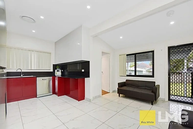 11 Bradley Avenue, Berala, NSW 2141, 3房, 2浴, House