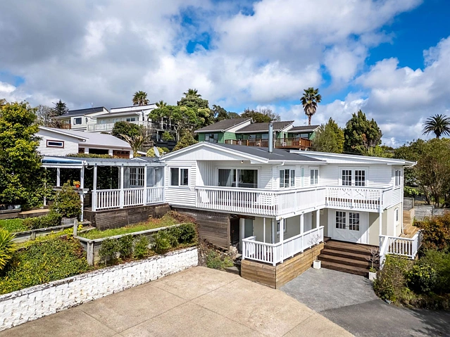 12 Glencoe Road, Browns Bay, North Shore City