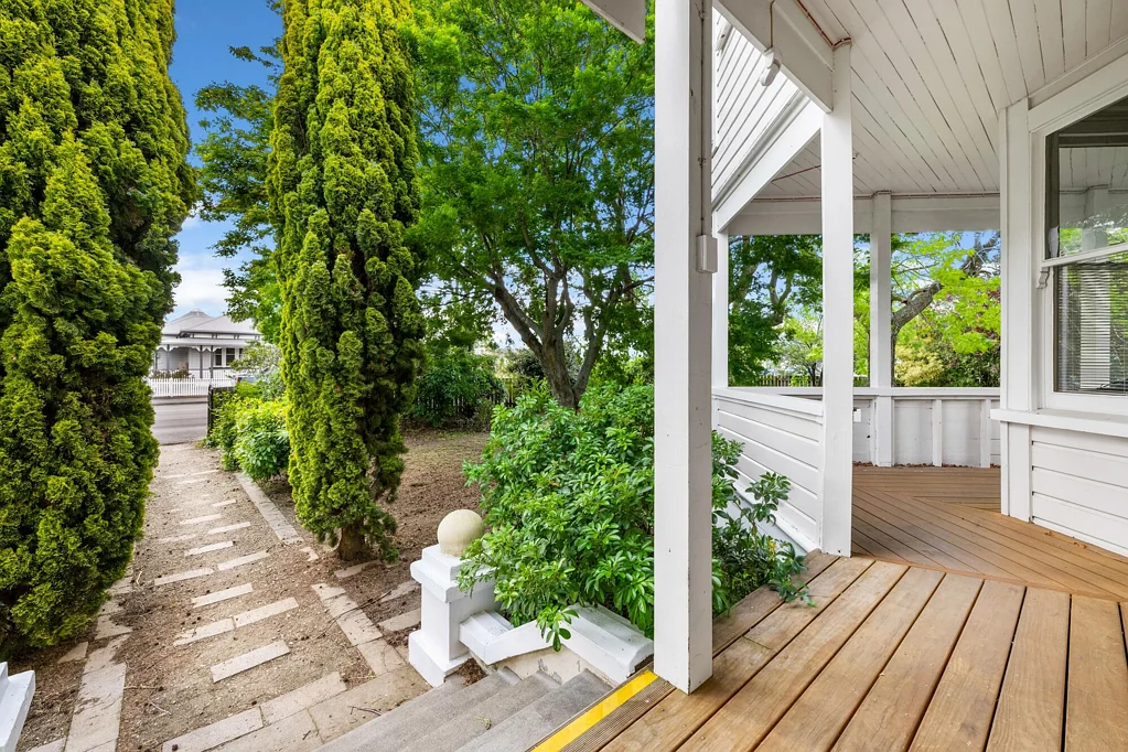 Blenheim Central Character Home close to CBD. Office, Home or Both?