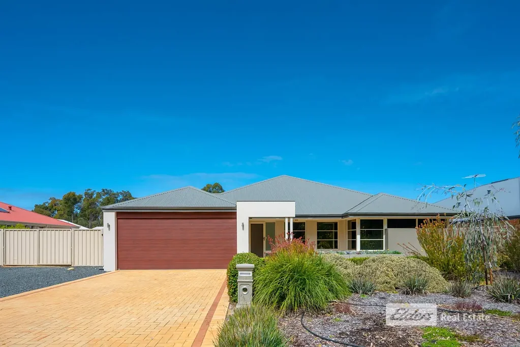 Donnybrook 4 Slaapkamer SERENE AND SUPER STYLISH – STUNNING GOLF COURSE RESIDENCE