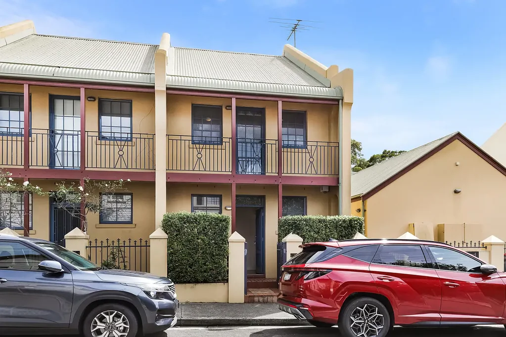 Spacious Tri-Level Townhouse