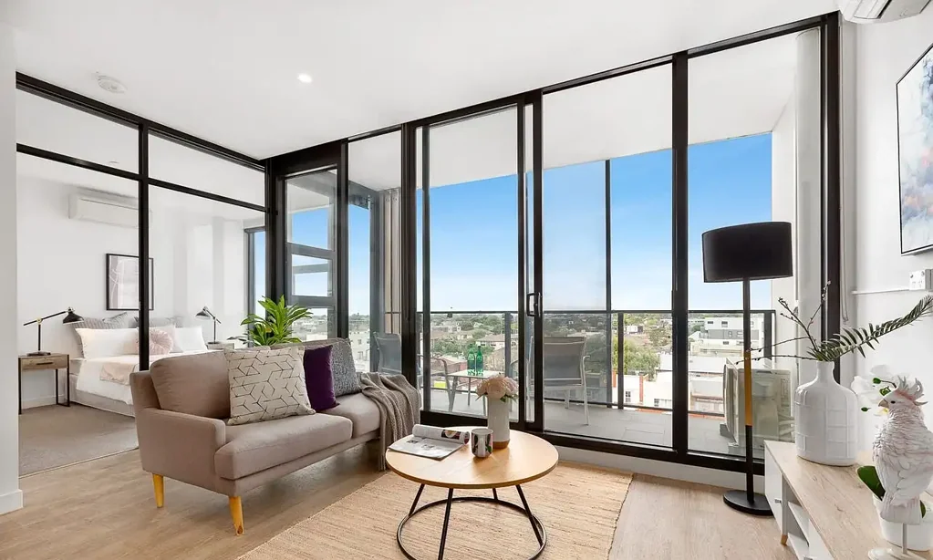 New York Living in the Heart of Carnegie