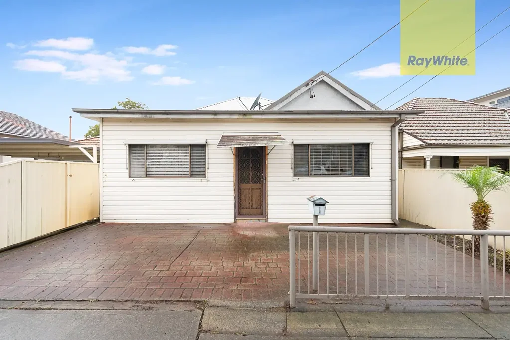 Lidcombe 3 Bedroom Fantastic Entry-Level Opportunity in a Convenient Lidcombe Location