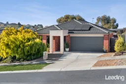 7 Glastonbury Drive, Sunbury